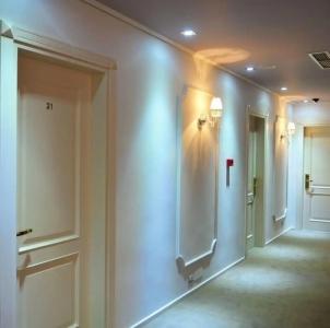 Golden City & Spa - 61