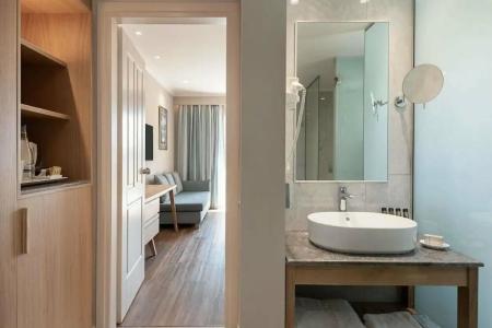 Pilot Beach Resort - 35