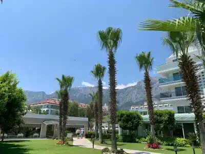 Karmir Resort & Spa