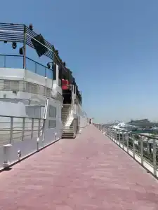 Queen Elizabeth 2 - 46