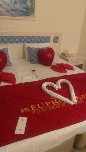 Euphoria Palm Beach Resort - 17