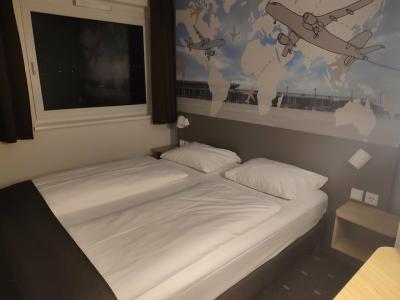 B&B Berlin-Airport - 42
