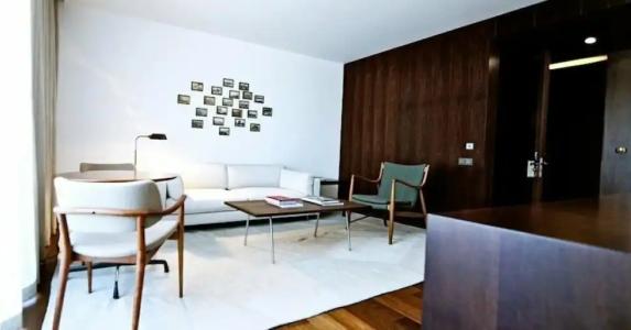 Square Nine Belgrade-The Leadings of The World - 60