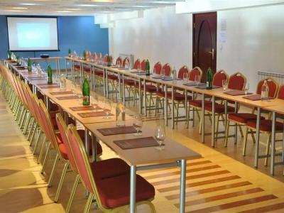 Queen's Astoria Design - 51