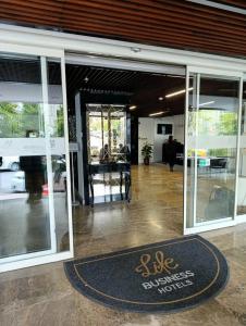 Business Life Boutique & Spa - 30