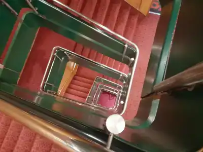 Queen Elizabeth 2 - 81