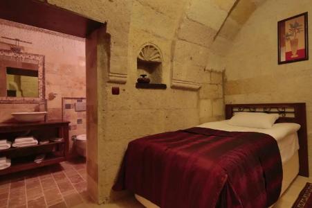 Adora Cave Suites - - 90