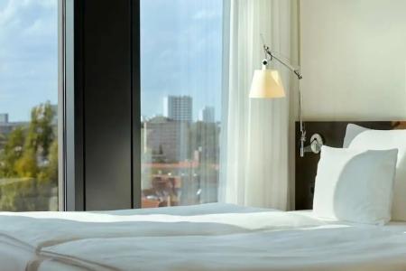 Empire Riverside - 40