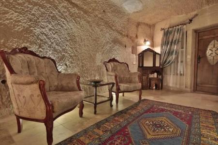 Shoestring Cave House - 86