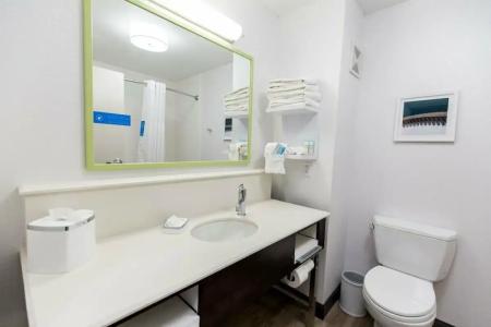 Hampton Inn Bismarck - 90
