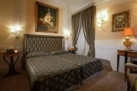 Boutique Trevi - 60