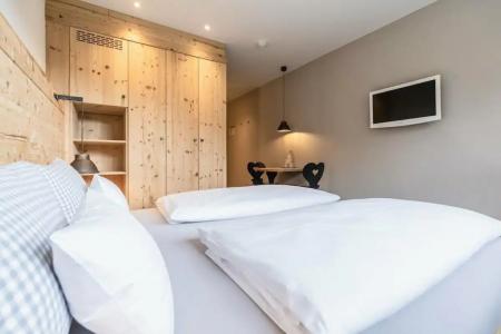 Blaue Gams ***S - 36