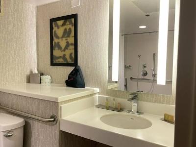 DoubleTree by Hilton Fresno Convention Center - 66