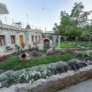 Sarnich Cave Suites - 8