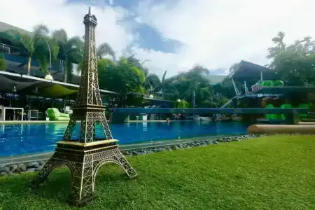 Momento Resort - 1