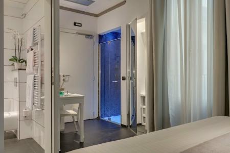 Rivoli Boutique - 89