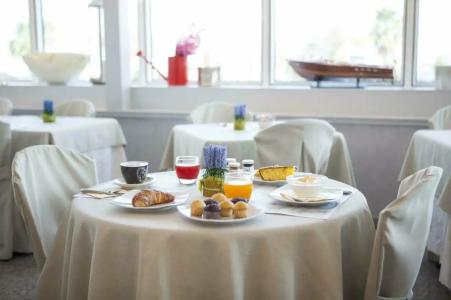Best Western Maison B - 79