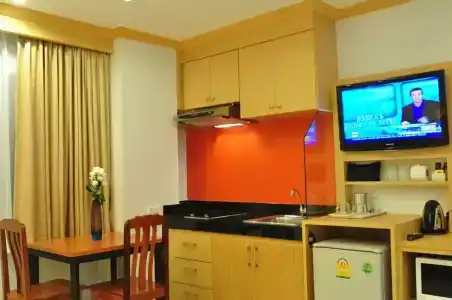 Green Harbor & Service Apartment - 76