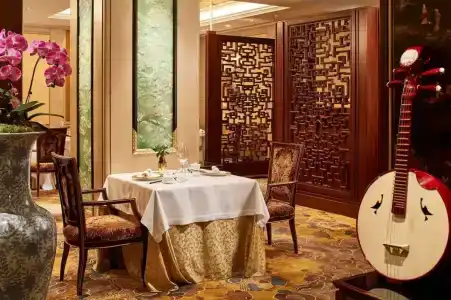 Shangri-La Paris - 78