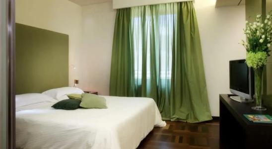 Sina Bernini Bristol, Autograph Collection - 15