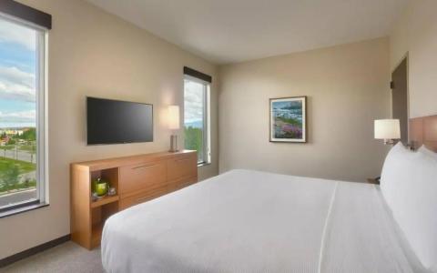 Hyatt Place Anchorage-Midtown - 18