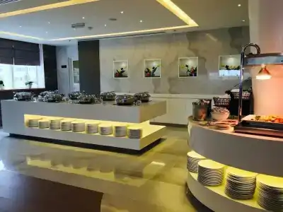 Ramada by Wyndham Abu Dhabi Corniche - 39