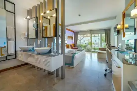 Flora Garden BEACH - Couples Concept - Adults over 16 Only - 31