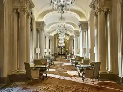 Hôtel Plaza Athénée - Dorchester Collection - 46