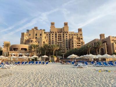Sheraton Sharjah Beach Resort and Spa - 17