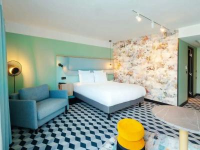 Le Splendid Lac D'Annecy - Handwritten Collection - 50