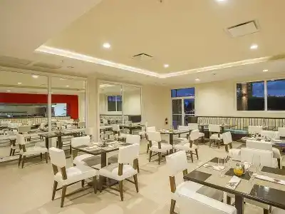 Four Points by Sheraton - 38