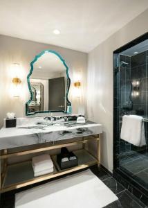 Grand Bohemian Charlotte, Autograph Collection - 58