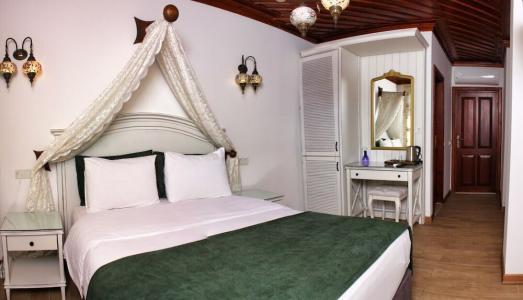 White Garden-Adult Only - 36