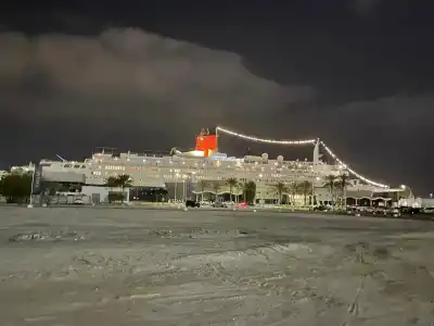 Queen Elizabeth 2 - 33