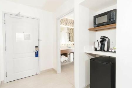 Holiday Inn Express Hollywood Walk of Fame, an IHG - 71