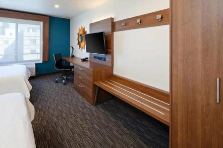 Holiday Inn Express Hollywood Walk of Fame, an IHG - 92