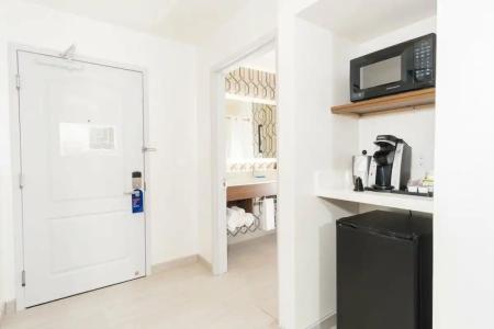 Holiday Inn Express Hollywood Walk of Fame, an IHG - 275