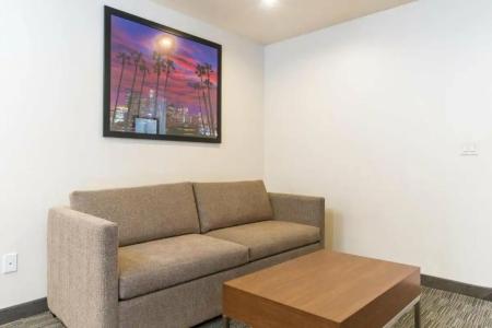 Holiday Inn Express Hollywood Walk of Fame, an IHG - 29