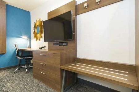 Holiday Inn Express Hollywood Walk of Fame, an IHG - 265