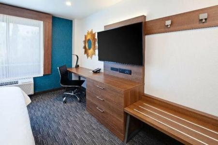 Holiday Inn Express Hollywood Walk of Fame, an IHG - 219