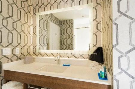 Holiday Inn Express Hollywood Walk of Fame, an IHG - 224