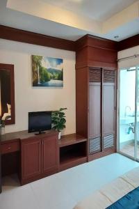 Naithon Beach Mansion - 150