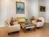 2 Bedrooms Quadruple Family room with balcony and with view
