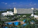 Jaragua Tower room with partial ocean view