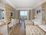 Standard room, частичный вид на море