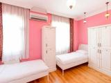 Кровать в общем Roomе (женский Room)