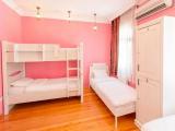 Кровать в общем Roomе (женский Room)