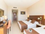 Two person Room с 1 двуспальной кроватью (+ extra bed)